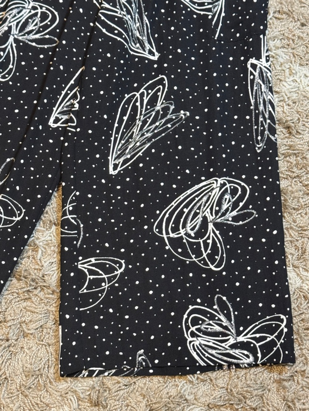 NWT Moonlight Black/Ivory Polka Dot & Scribble Print Cropped Pants size Large - Picture 3 of 13
